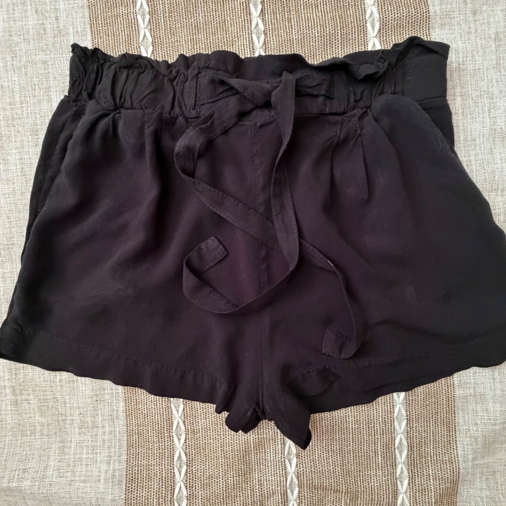 Ambiance Apparel Black Paperbag Waist Shorts Rayon Tie Front Size L